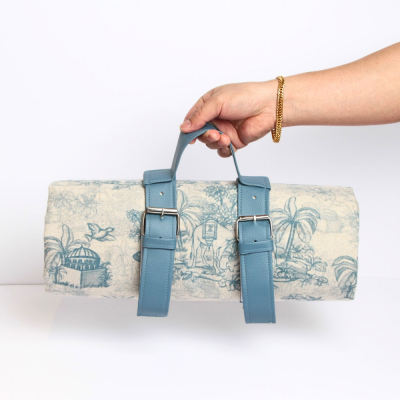 بساط بطبعة الجزيرة - أزرق فاتح