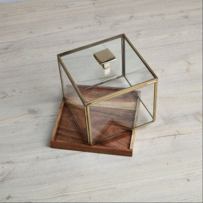 طبق تقديم  من الخشب مع غطاء باللون الذهبي - وسط