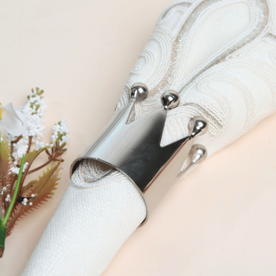 حلقات مناديل فضية على شكل تاج- 4 قطع