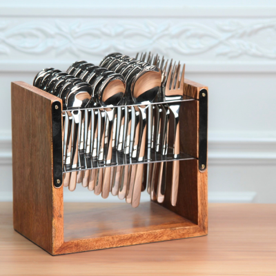 طقم أدوات المائدة ركاز باللون السلفر مع ستاند خشبي - 24 قطعة