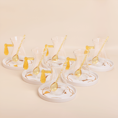 طقم استكانات مع ملاعق شاي بتصميم كراكش - كركمي