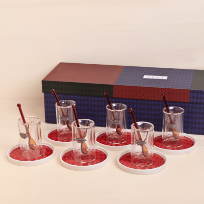 استكانات بتصميم الحُلِي مع صحون ومعالق، أحمر - 6 قطع