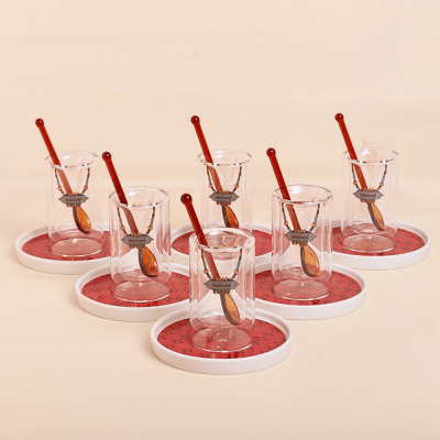 استكانات بتصميم الحُلِي مع صحون ومعالق، أحمر - 6 قطع