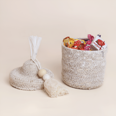 سلة قرقيعان صغيرة - أبيض