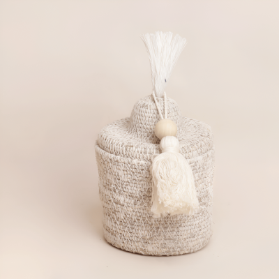 سلة قرقيعان صغيرة - أبيض