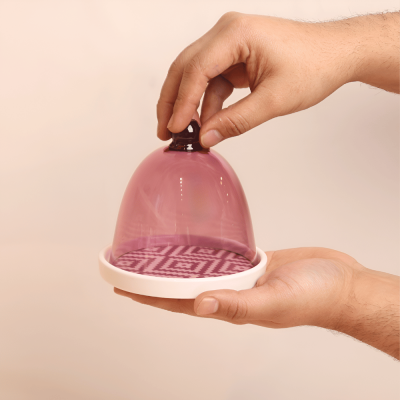 قاعدة سيراميك مع ( غطاء بنقسجي ضد الكسر)   بتصميم منقوش - حجم صغير