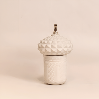 قالب من السيراميك مع شمعة 350 جرام باللون البيج