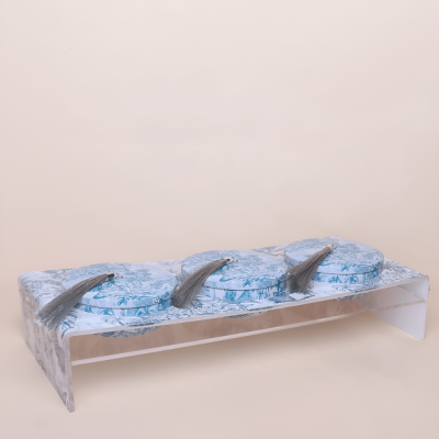 ستاند تقديم من الاكريليك - كبير