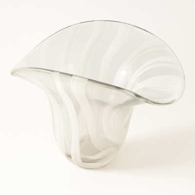 مزهرية زجاجية مخططة - أبيض