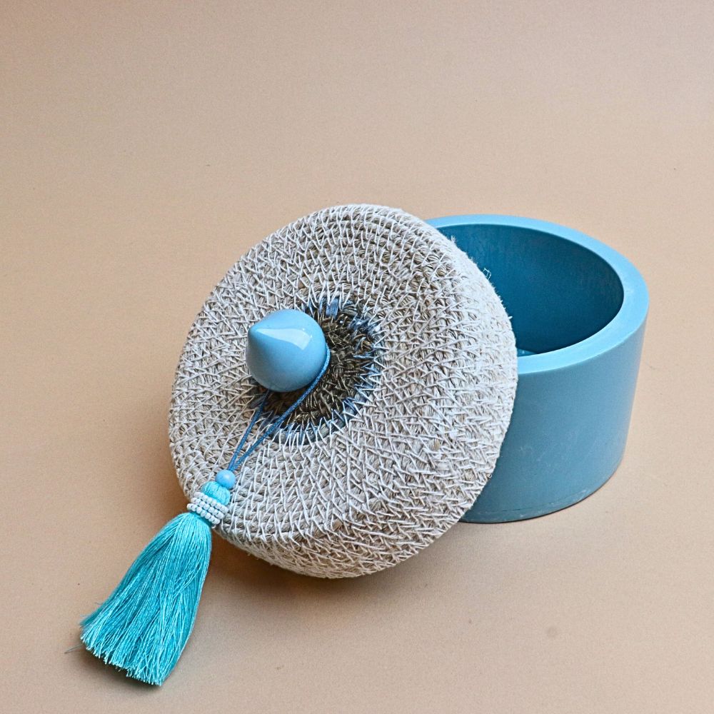 صندوق ريزن مع غطاء من السيغراس – أزرق