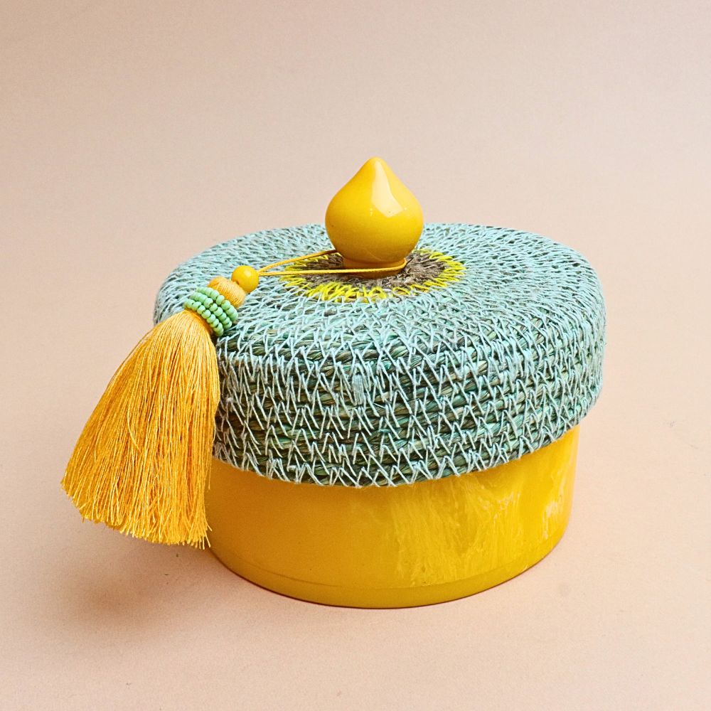 صندوق ريزن مع غطاء من السيغراس – أصفر