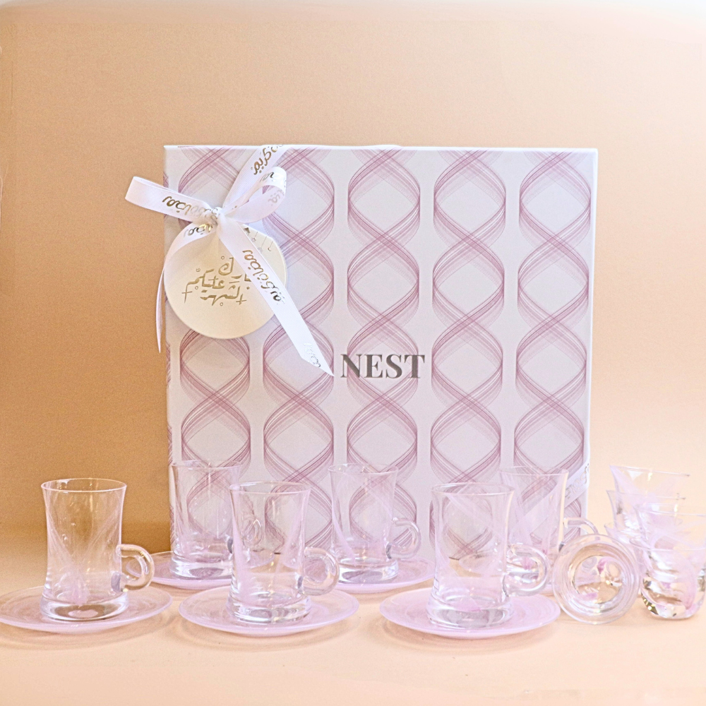 طقم استكانة زجاج مموج مع صحن وفنجان (وردي) – 18 قطعة