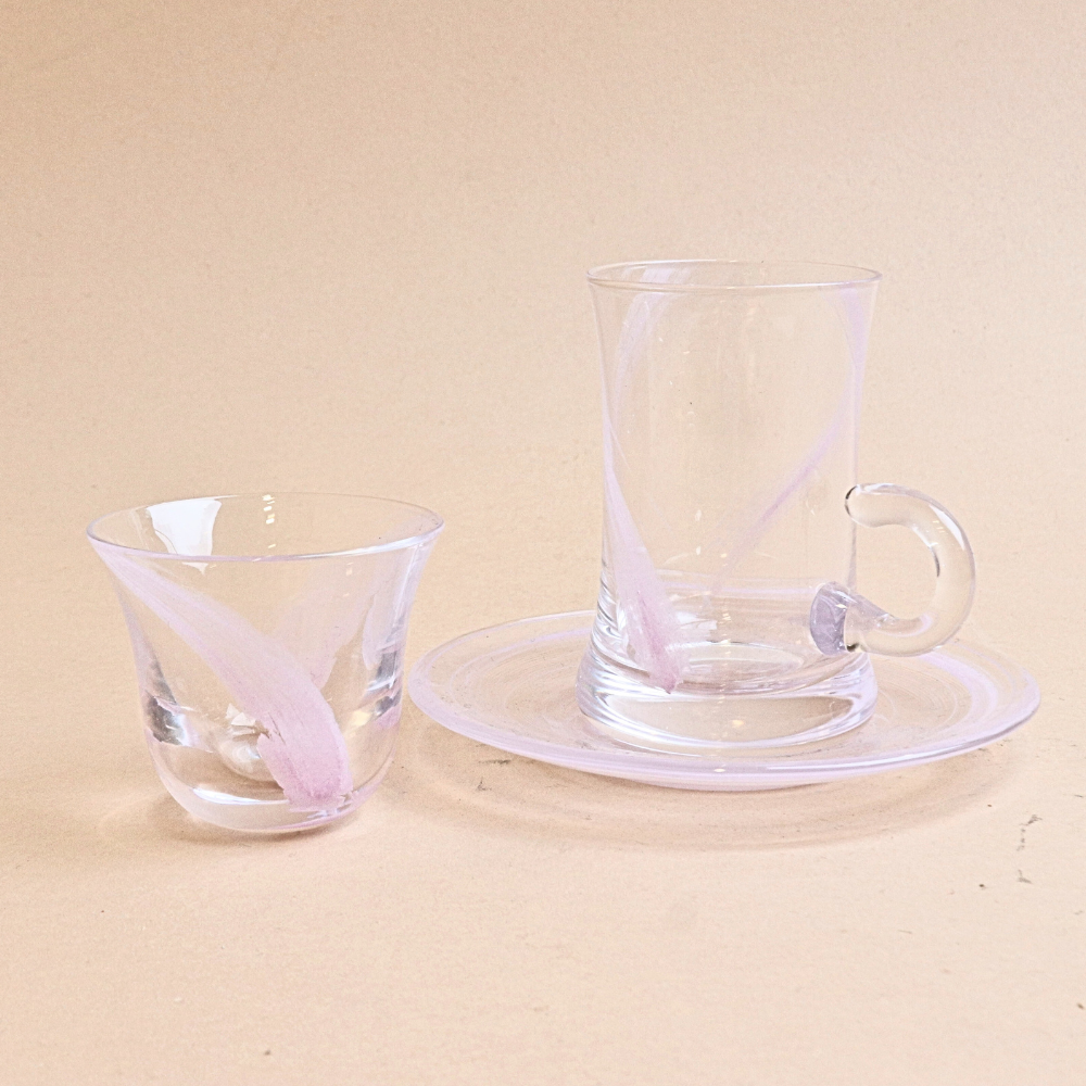 طقم استكانة زجاج مموج مع صحن وفنجان (وردي) – 18 قطعة