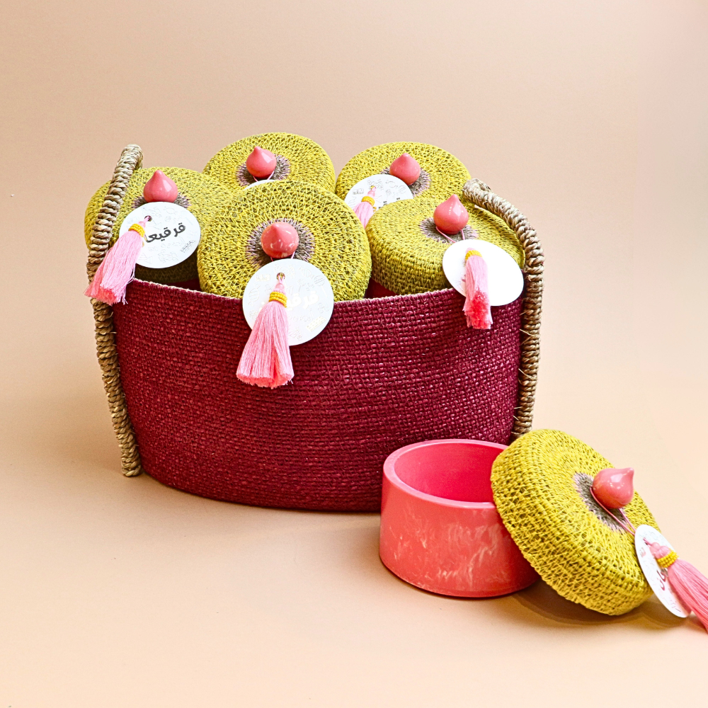 علبة قرقيعان من الريزن – وردي