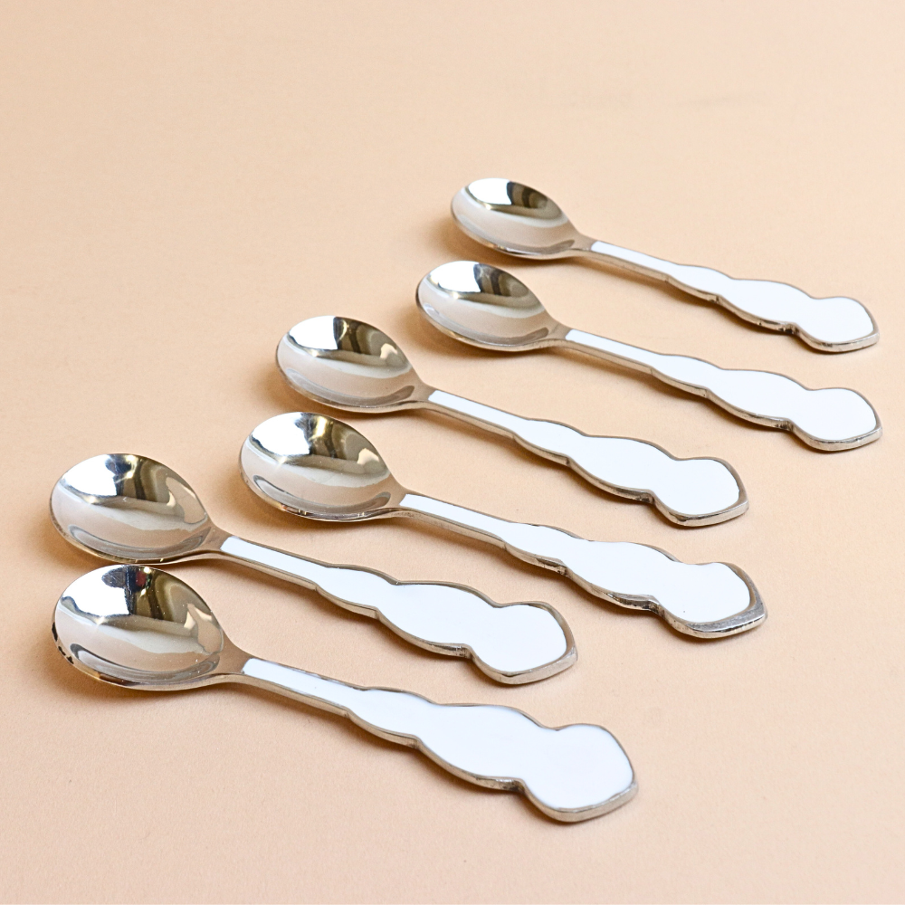 ملعقة شاي ستانلس ستيل بمقبض مموج - أبيض