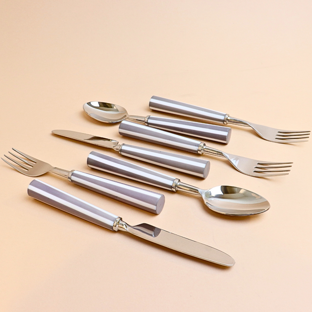 طقم أدوات مائدة مخطط (رمادي) – 18 قطعة