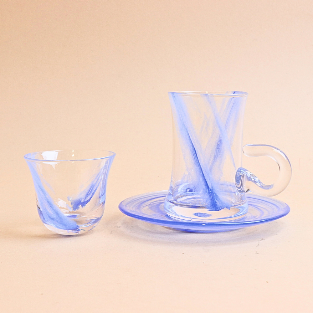 طقم استكانة زجاج مموج مع صحن وفنجان (أزرق) – 18 قطعة